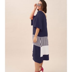 Vestido midi de corte evasé con cuello barco y juego de tejidos